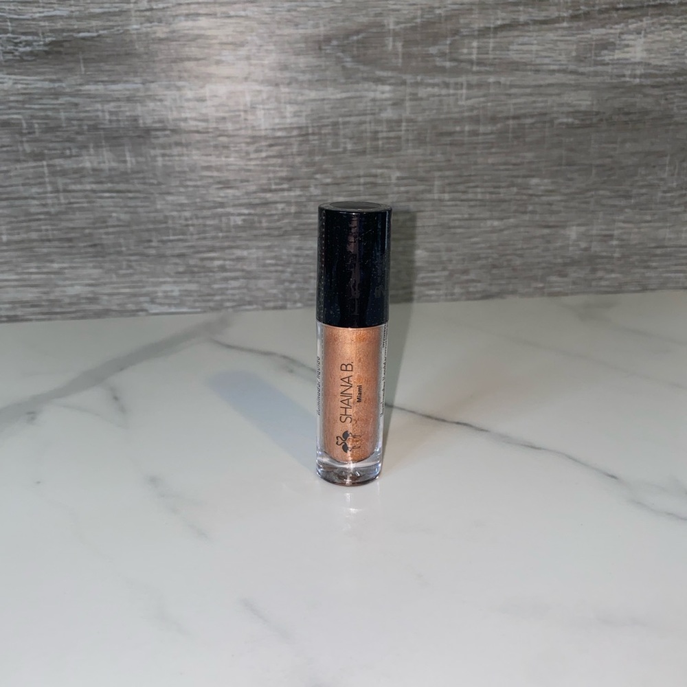 Shaina B Liquid Highlighter